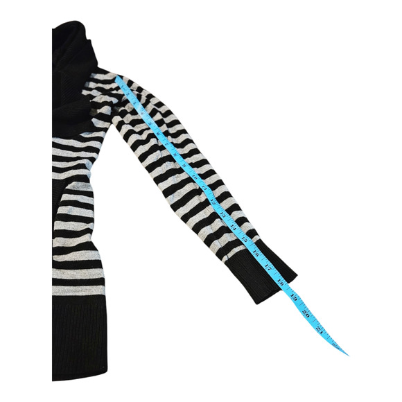 Small Gray and Black Long Sleeve Open Cardigan - Picture 6 of 6